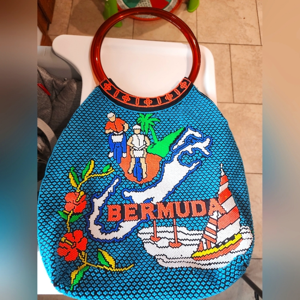 Bermuda bright beaded souvenir vintage vacation purse faux tortoise handle